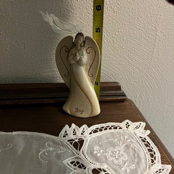Angel with the word Joy - Picture 4 of 5